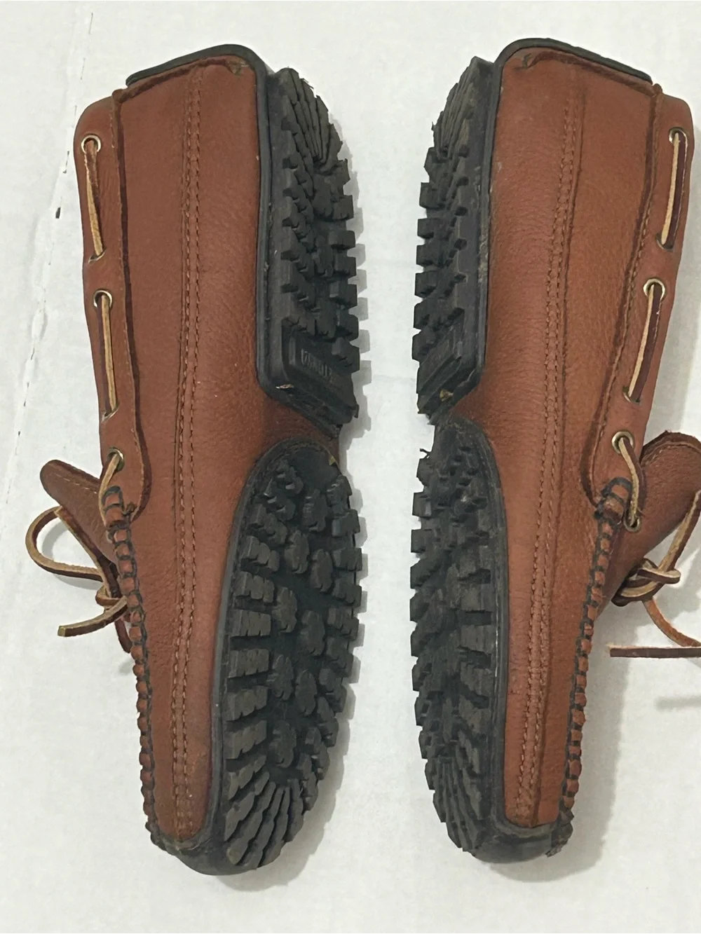 Minnetonka 758 Moosehide Weekender Moccasin Driving Shoe Men, Carmel,Size 11